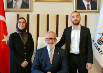 AK Parti'li Bahadır Yenişehirlioğlu ve oğlu kazada yaralandı
