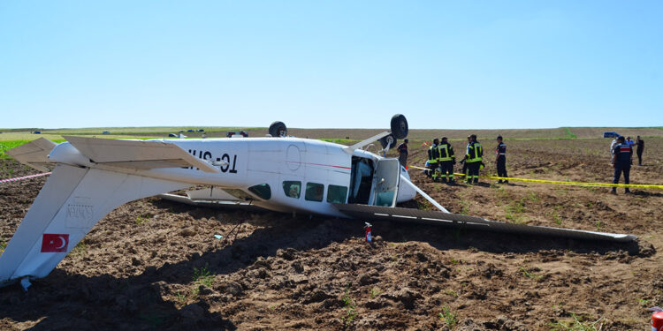 Aksaray'da düşen eğitim uçağı, Isparta'ya gönderildi