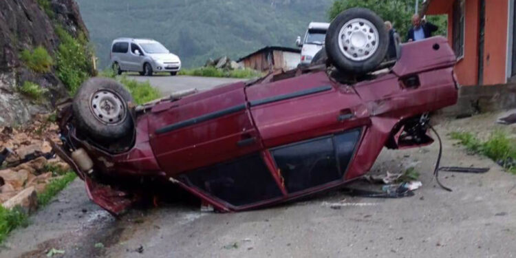 Alt yola düşen otomobilin sürücüsü öldü