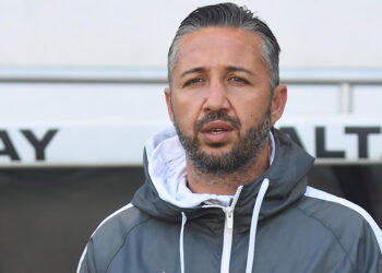 Altay, Tuna Üzümcü ile masaya oturacak