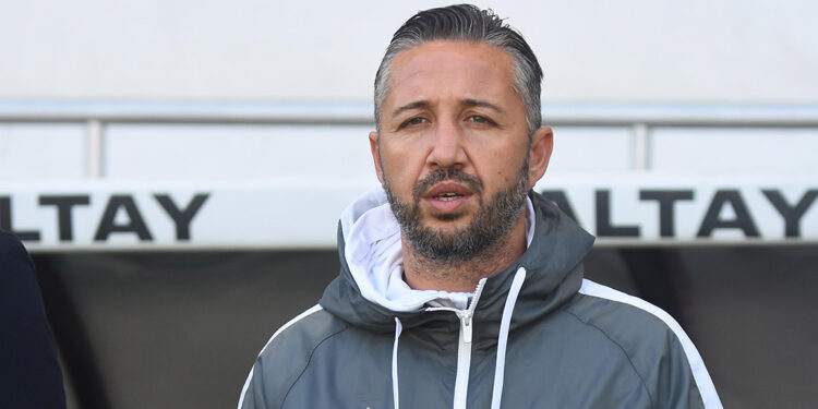 Altay, Tuna Üzümcü ile masaya oturacak