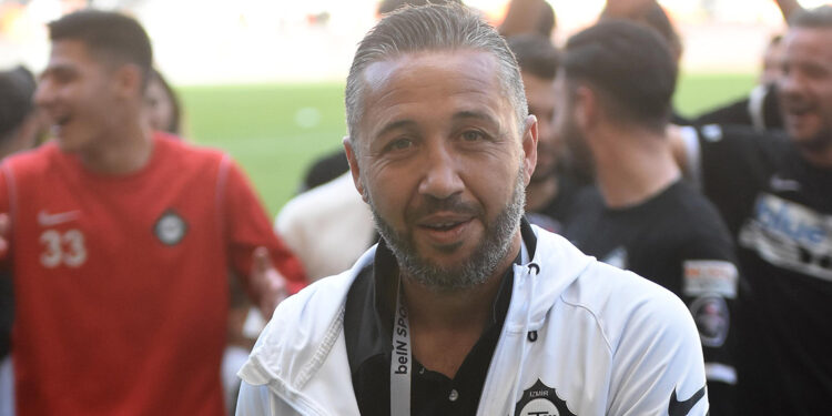 Altay'da Tuna Üzümcü geleceğini değerlendirdi