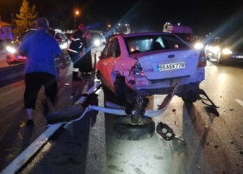 Amasya'da 3 aracın karıştığı zincirleme kaza: 8 yaralı