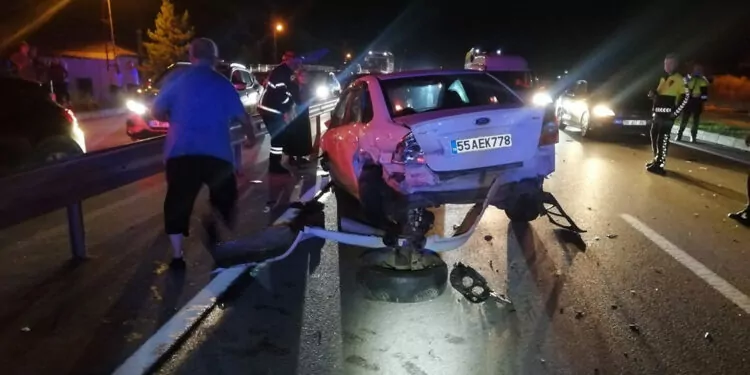 Amasya'da 3 aracın karıştığı zincirleme kaza: 8 yaralı