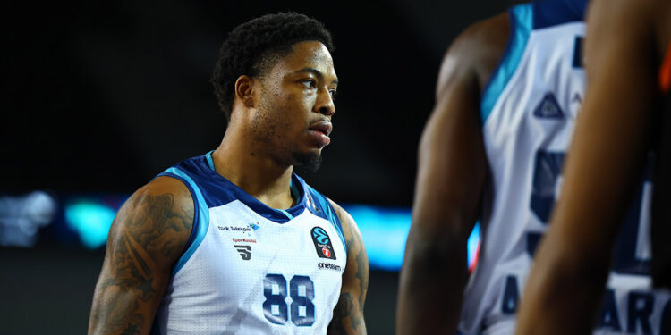 Anadolu Efes, Tyrique Jones’u kadrosuna kattı