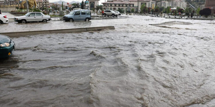 Ankara'da fırtına ve hortum uyarısı