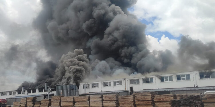 Ankara'da mobilya fabrikasında yangın