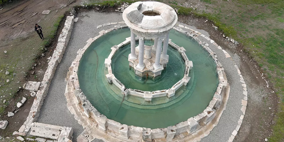 Antik cesme 13 asir sonra yeniden suya kavustus - kültür ve sanat - haberton