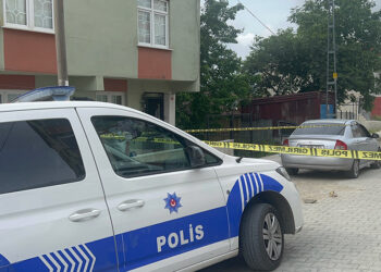 Arnavutköy'de annesiyle kavga eden babasını öldürdü