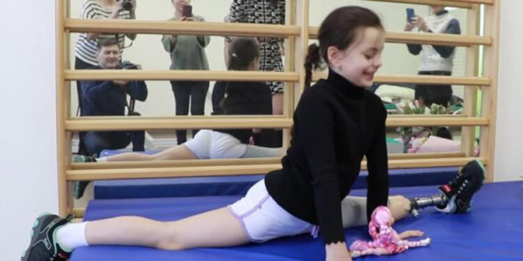 Bacağını kaybeden Oleksandra Paskal'ın cimnastik başarısı