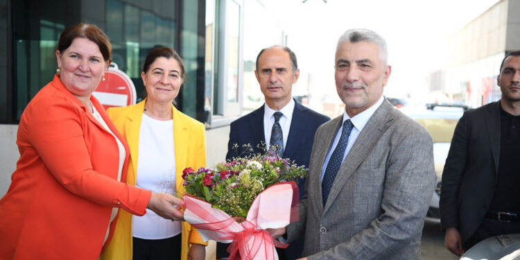 Bakan Bolat, İpsala Sınır Kapısı'nda bayramlaştı