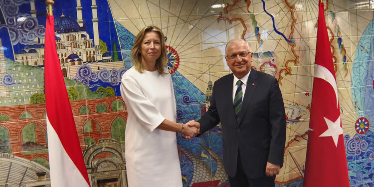 Bakan Güler, Hollanda Savunma Bakanı ile görüştü