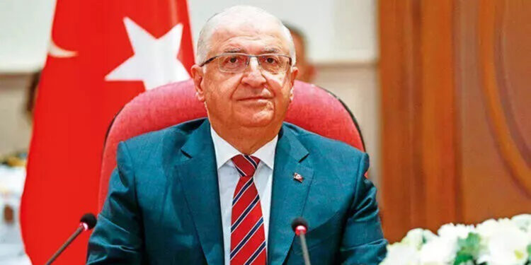 Bakan Güler, İran Genelkurmay Başkanı ile görüştü