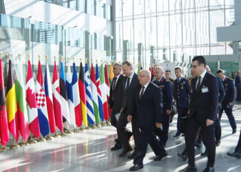 Bakan Güler NATO Karargahı'na geldi