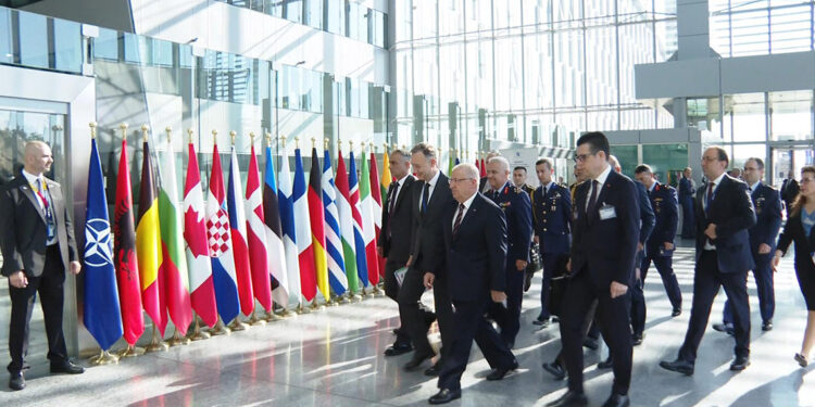 Bakan Güler NATO Karargahı'na geldi