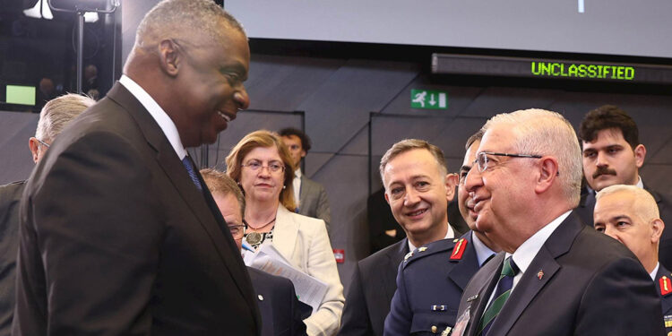 Bakan Güler, NATO Toplantısı'nın ikinci gün oturumlarında