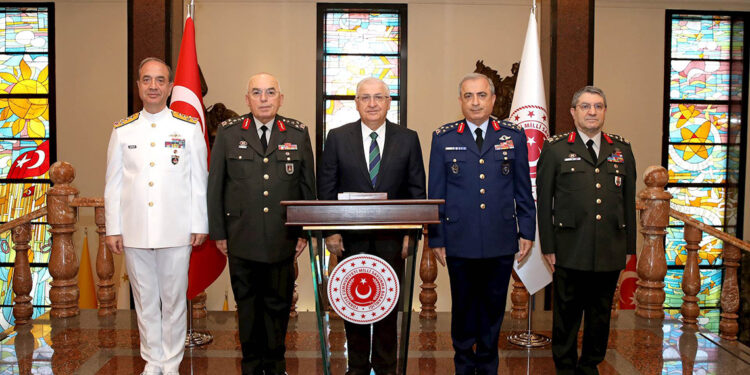 Bakan Güler, TSK komuta kademesini kabul etti