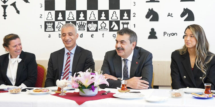 Bakan Tekin: Tarihe not düşülecek işler yapacağız