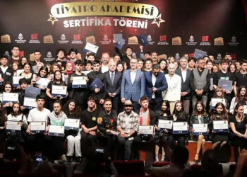 Başakşehir tiyatro akademisi’nde sertifika töreni