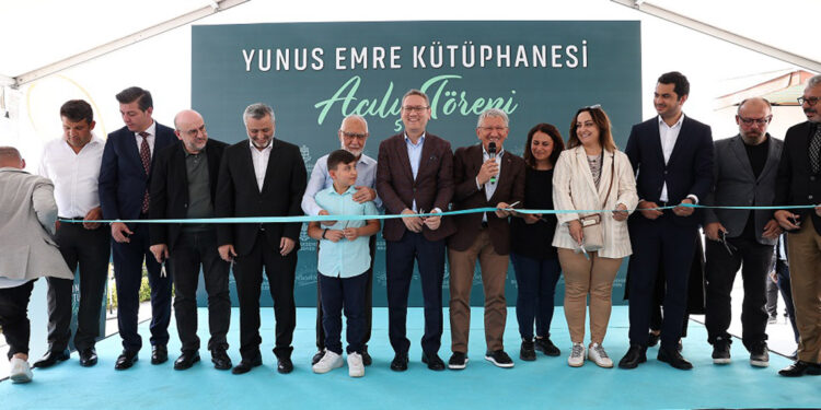 Başakşehir'de Yunus Emre Kütüphanesi açıldı