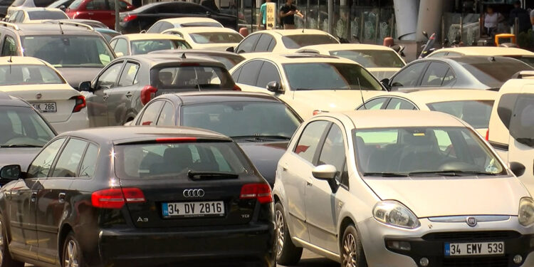 Bayram öncesi araç kiralama firmalarında yoğunluk
