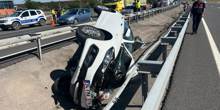 Bayram tatili yolunda kaza: 1 ölü, 5 yaralı