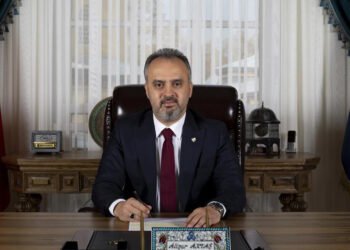 Bursa Belediyesi Hüseyin Turan'ın konserini iptal etti