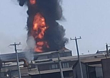 Bursa'da kimyasal maddelerin de bulunduğu işletmede yangın