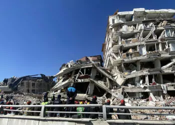 Büyük depremlerin geleceğini 2 öncü deprem haber vermiş