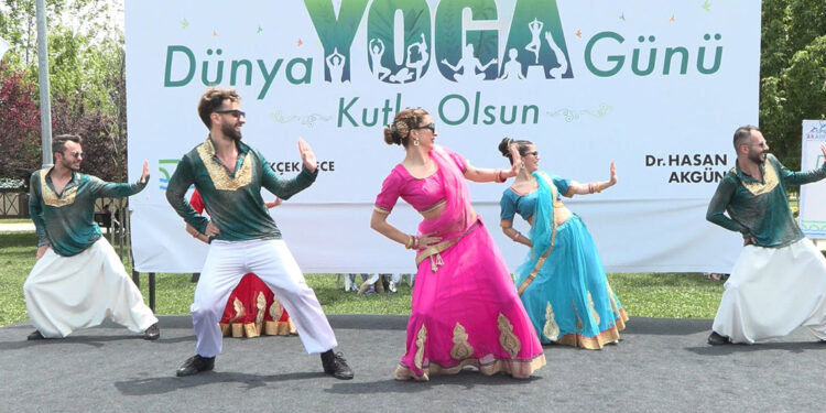 Büyükçekmece’de Dünya Yoga Günü kutlandı