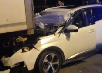 Çankırı'da otomobil TIR'a çarptı; 3 ölü, 4 yaralı