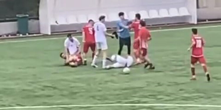 Cevatpaşaspor- Zeytinburnu Yıldızspor maçında kavga