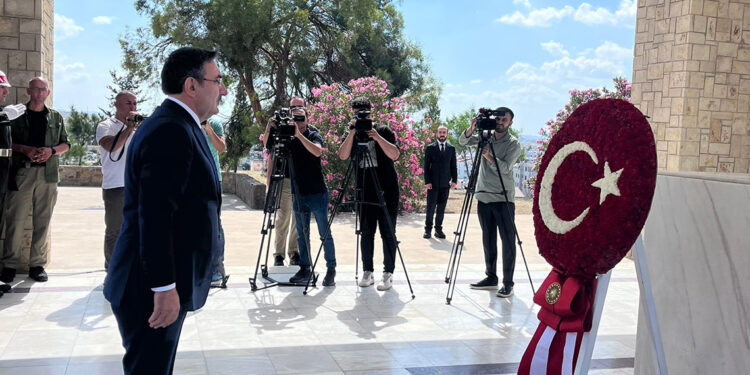 Cevdet Yılmaz, Fazıl Küçük Anıtı'nı ziyaret etti