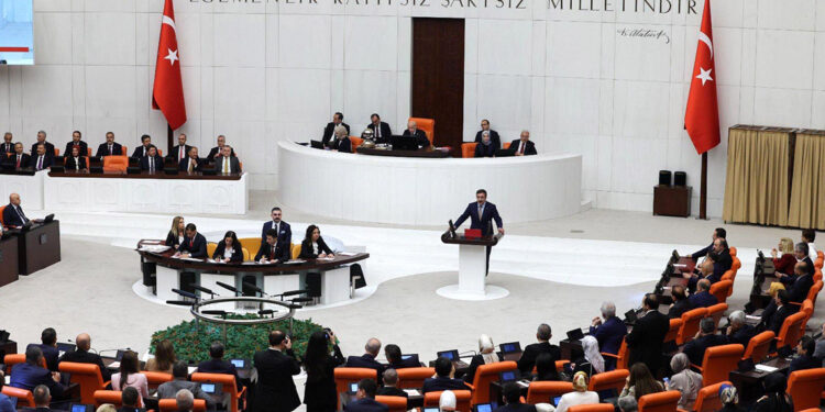 Cevdet Yılmaz ve bakanlar TBMM'de yemin etti