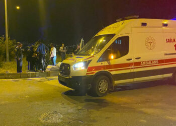 Elazığ'da otomobille hafif ticari araç çarpıştı: 2 yaralı