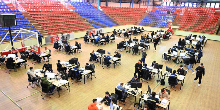 Erdemir'in saat ücretli işe alım sınavları başladı