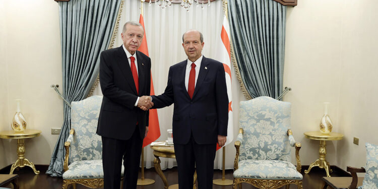 Erdoğan KKTC Cumhurbaşkanı ile görüştü