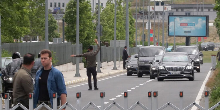 Erdoğan, cuma namazını Ali Kuşçu Camii’nde kıldı