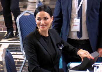 Eski Türkiye güzeli Seda Sarıbaş, milletvekili kaydını yaptırdı