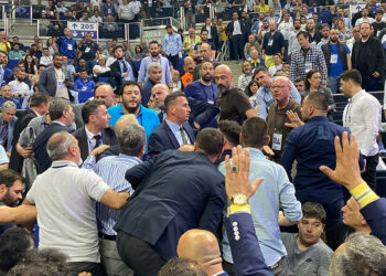 Fenerbahçe Olağan Mali Genel Kurulu'nda gerginlik