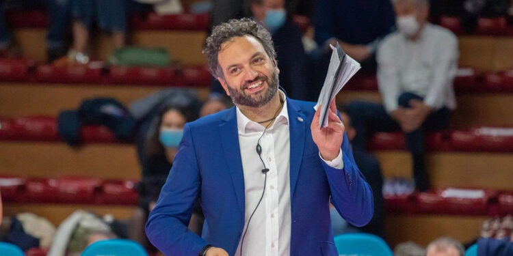 Fenerbahçe Opet'te Stefano Lavarini dönemi başladı