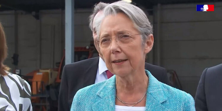 Fransa'daki bıçaklı saldırıyla ilgili Başbakan'dan açıklama