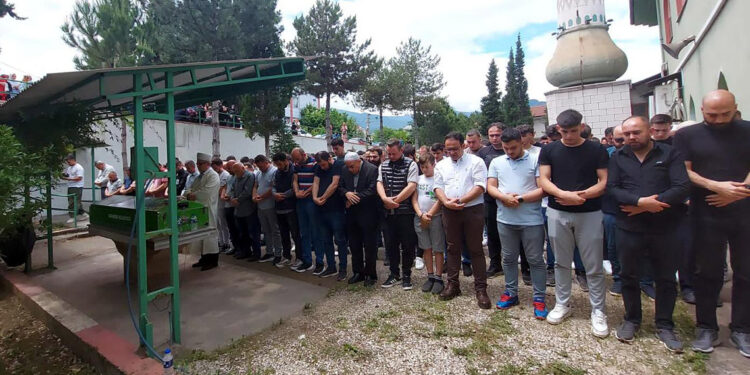 Gölette boğulan Sefa Can, toprağa verildi