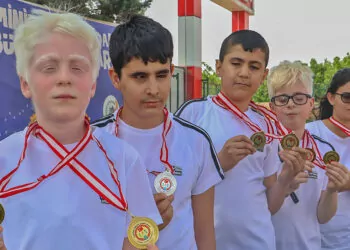 Görme engelli depremzede çocuklardan 9 madalya