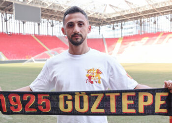 Göztepe'de ikinci imza Ali Dere'den