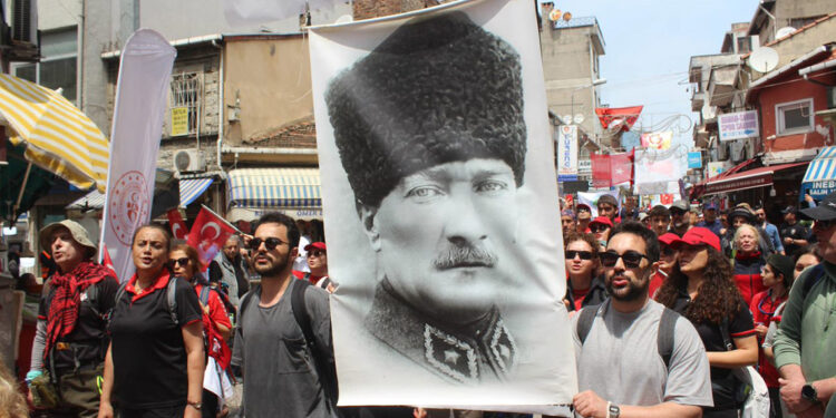 İnebolu'da, 'Atatürk ve İstiklal Yolu Yürüyüşü' başladı