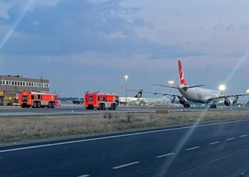 İniş takımları kapanmayan uçak Frankfurt'a geri döndü