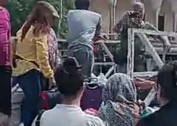 İranlıları kamyonetle taşıyan sürücüye ceza