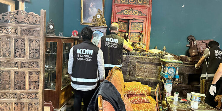 İstanbul'da tarihi eser operasyonu