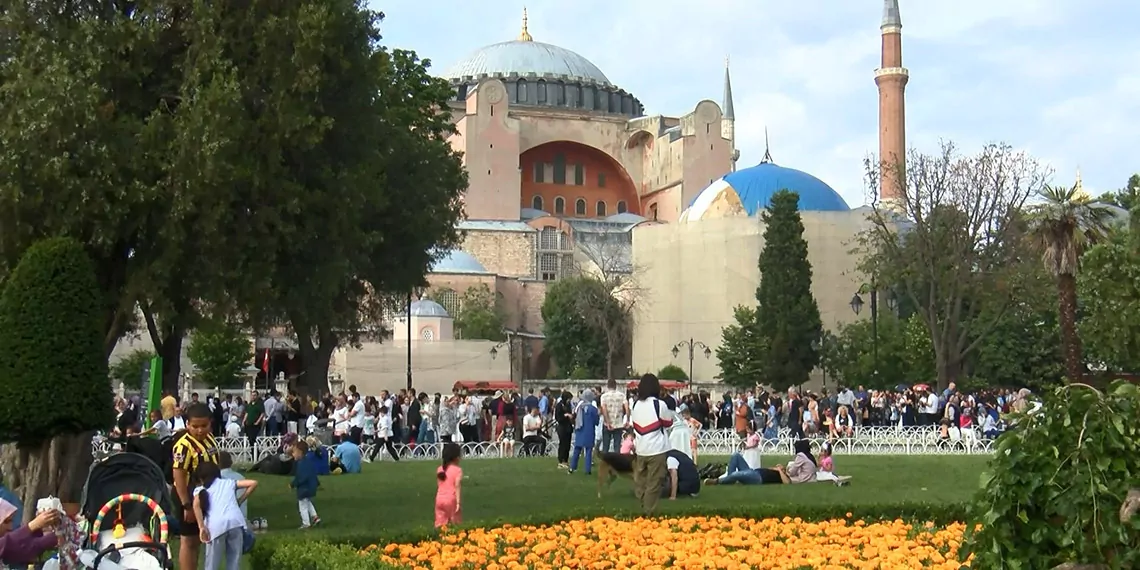 Istanbulun tarihi mekanlarinda bayram yogunlugu e - yerel haberler, i̇stanbul haberleri - haberton